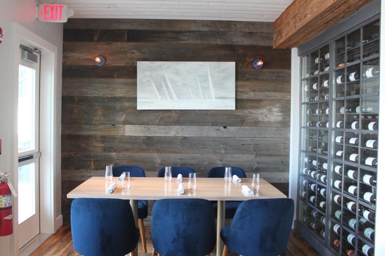 The Whaler'S Inn Мистик Екстериор снимка